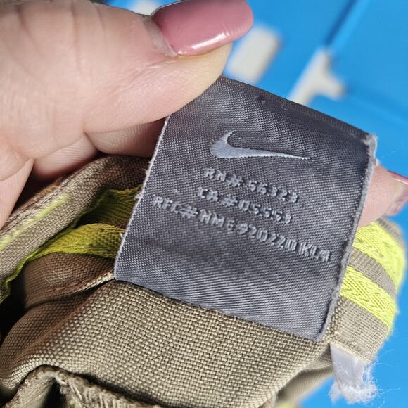 Nike Womens Bermuda Golf Shorts Size 4 Zip Pockets Zig Zag Stitch Dri Fit Classy - Picture 10 of 13